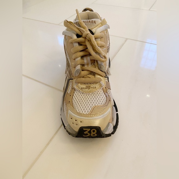 Balenciaga Runner Trainers in beige and black mesh and nylon - Picture 4 of 8